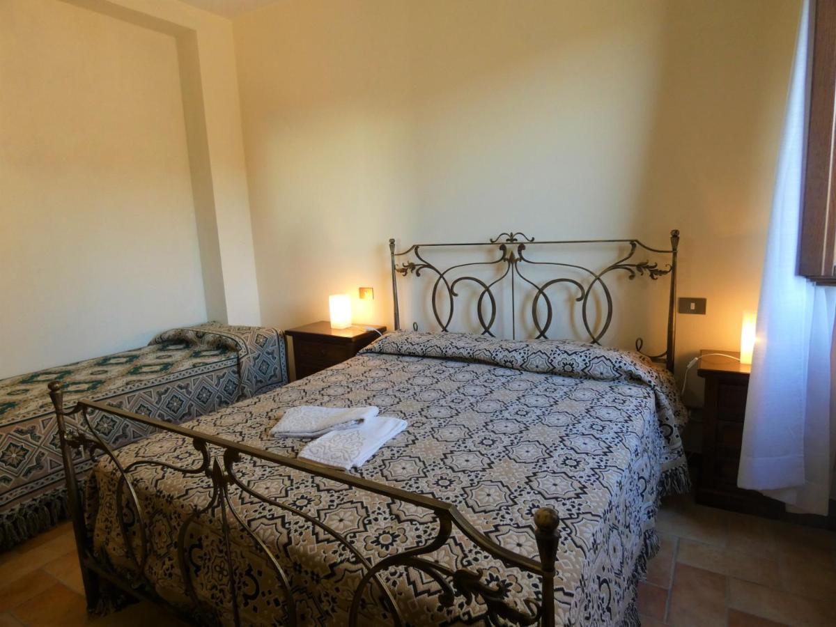 Scappo In Umbria, La Vallata Parrano Esterno foto